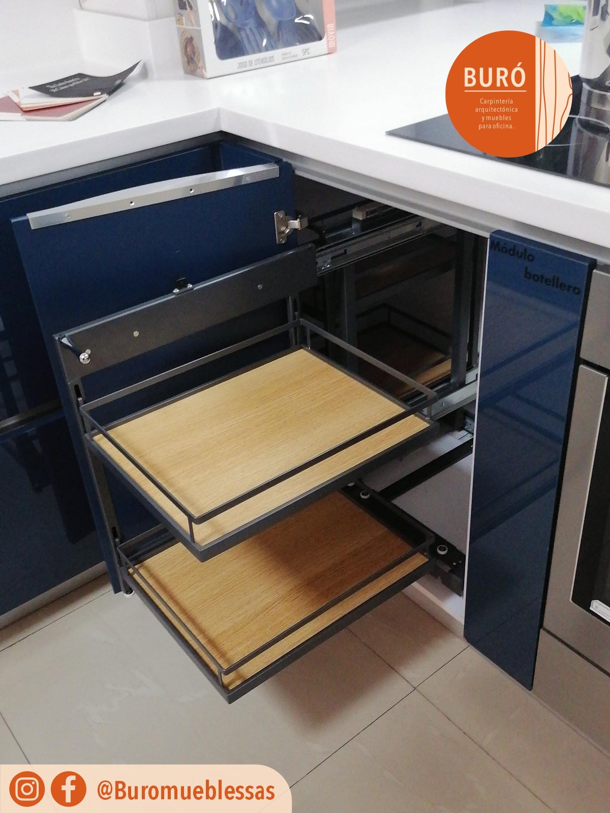 Esquina magica fondo en madera 0.1.jpg